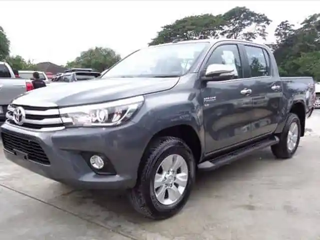 Стекло от Toyota Нilux, Душанбе