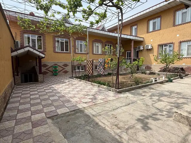 2 этажн. 8-комн. дом, 4 соток, ул. Мир, Хуҷанд
