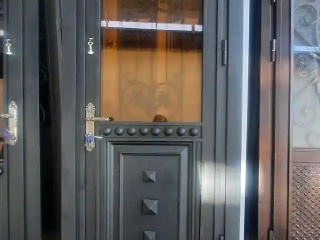 Дверь, Душанбе