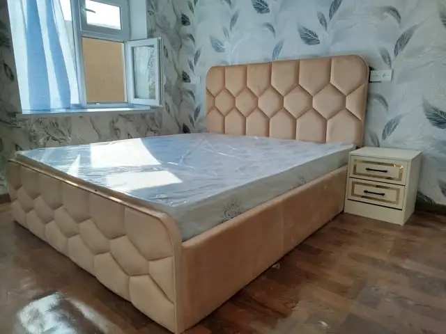 Двухспальная кровать, Душанбе
