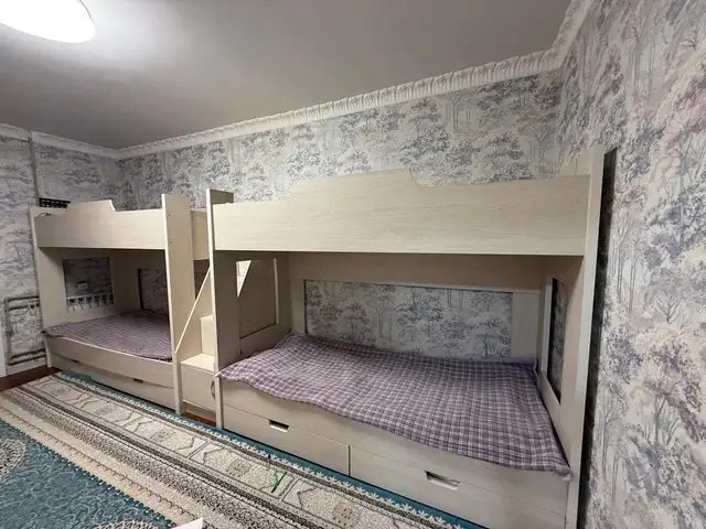 Двухъярусные кровати, Душанбе
