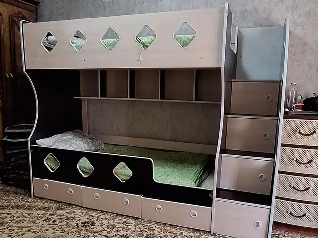 Двухъярусная кровать, Душанбе
