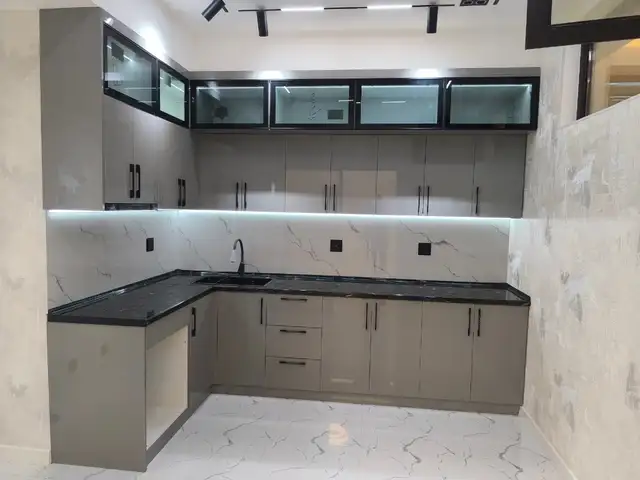 3-комн. квартира, 16 этаж, 111 м², И Сомони, Душанбе