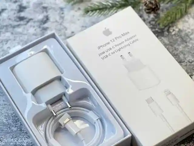 Зарядное устройство для iPhone 12 Pro Max, Душанбе