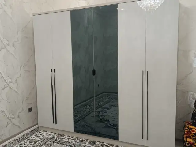 Спальный гарнитур, Ҷаббор Расулов