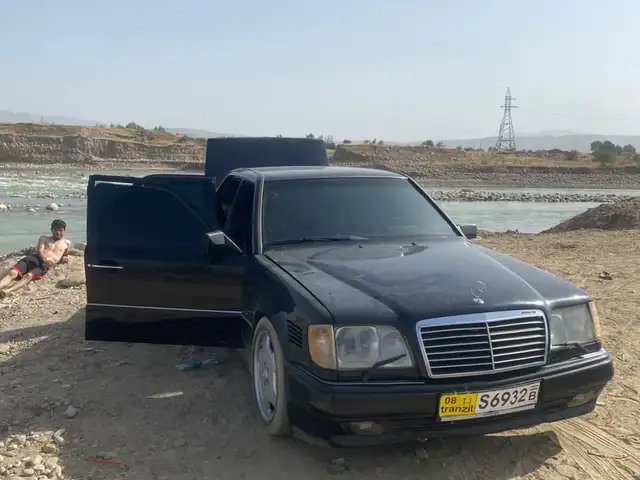 Mercedes-Benz W124