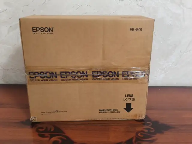 Проектор Epson EB-E01, Душанбе