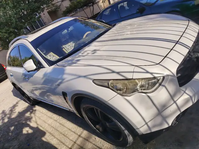 Infiniti FX series