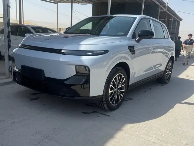 Leapmotor B10