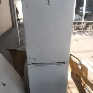 Холодильник Indesit на запчасти, Душанбе