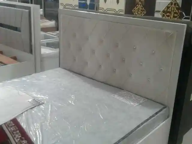 Двуспальная кровать, Душанбе