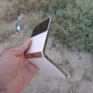 Samsung Galaxy Z Flip 4 256 gb, Хуҷанд
