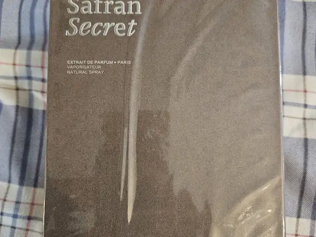 Духи Safran Secret Maison Crivelli, Худжанд