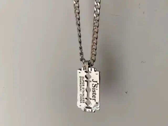 Кулон с двойным лезвием, Душанбе
