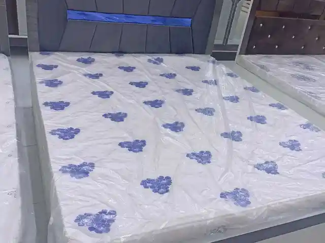 Двуспальная кровать, Душанбе