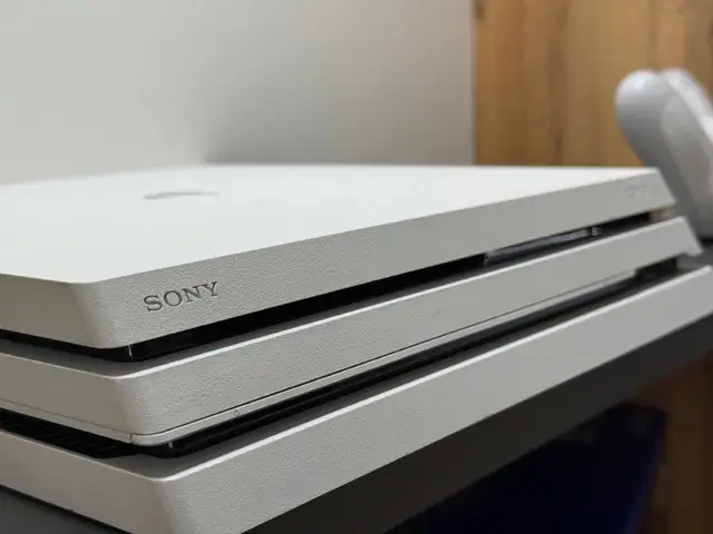 Игровая приставка Sony PlayStation 4 Pro, Душанбе - 3