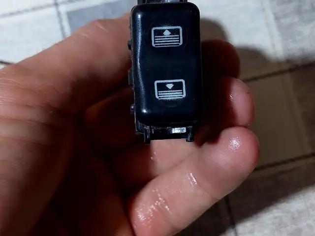 Кнопка стеклоподъемника Mercedes w124, Душанбе