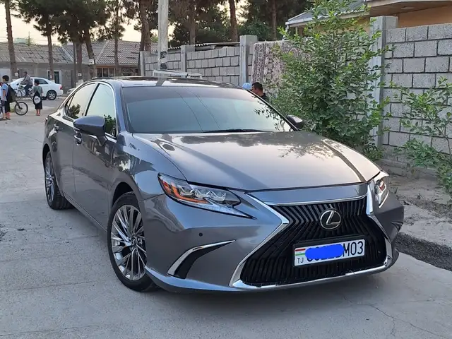 Lexus ES series