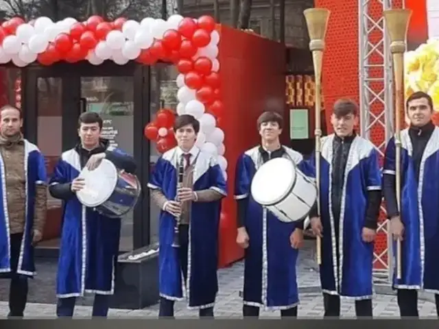 Хизматрасонии карнаю сурнай барои тую маракахо, Душанбе