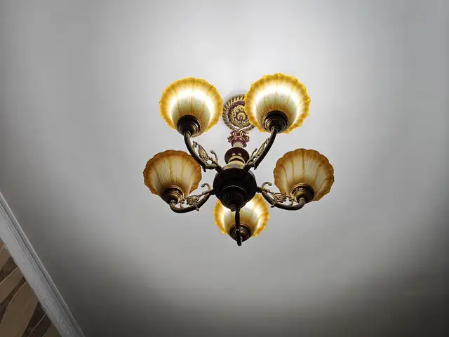 Люстра, Душанбе