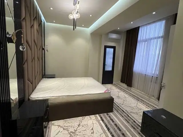 4-комн. квартира, 18 этаж, 130м², Шохмансур, бари гостиница Хилтон, ру ба руи Пайкар, Душанбе