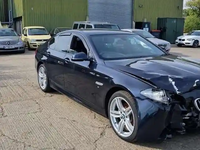 Пластмасса от BMW f10, Хуҷанд