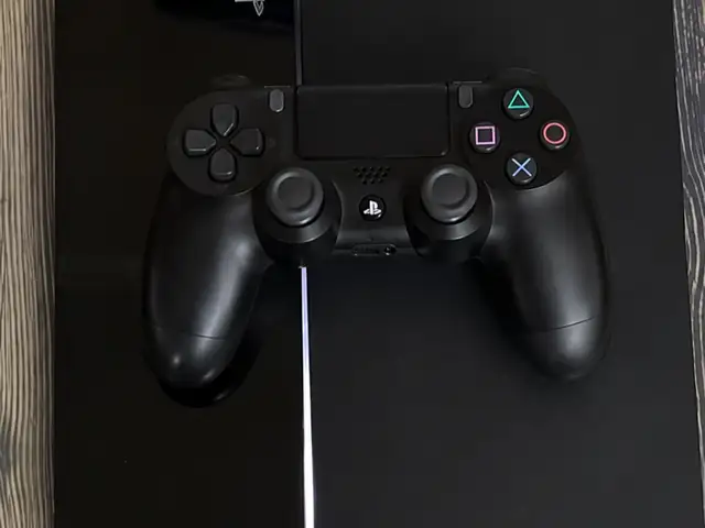 Игровая приставка Sony PlayStation 4, Душанбе