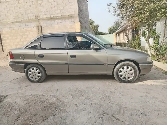 Opel Astra F