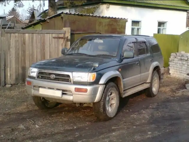 Лобовое стекло на Toyota Hilux Surf, Душанбе