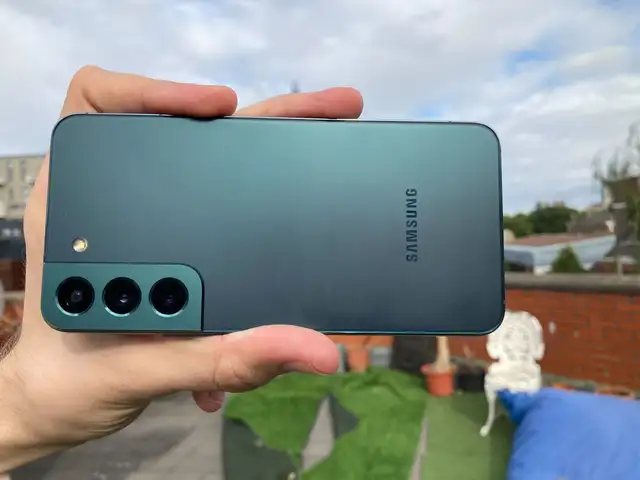 Samsung Galaxy S22, Бохтар (Курғон-Теппа)