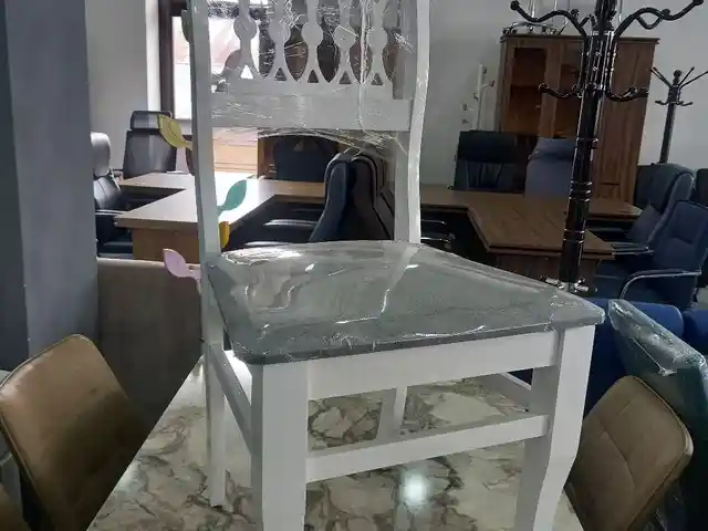 Стули чубин, Душанбе