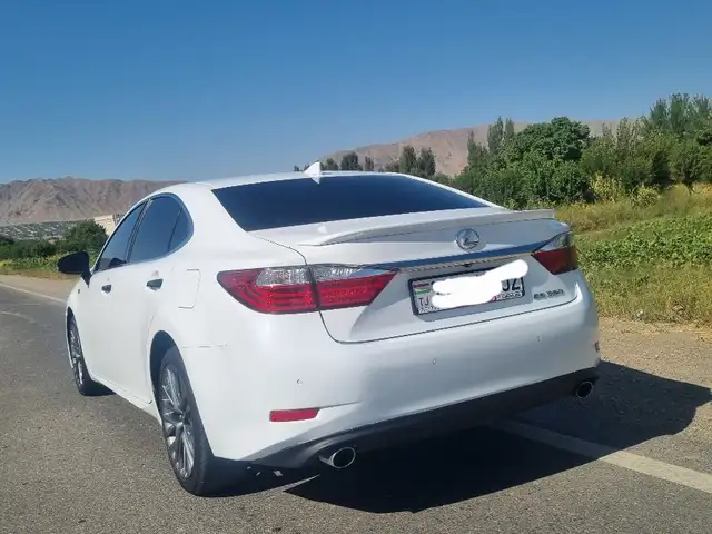 Lexus ES series