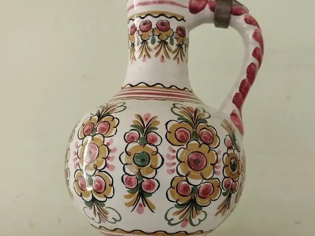 Кувшин, Душанбе