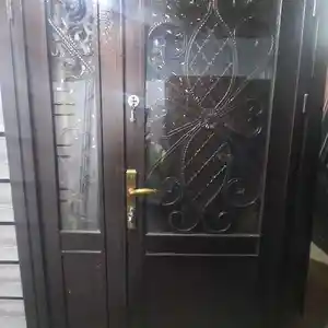 Стеклянная дверь, Душанбе