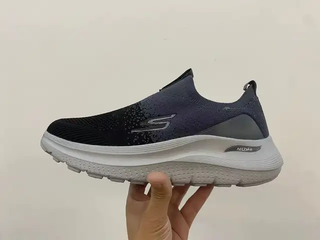 Кроссовки летние Skechers, Худжанд