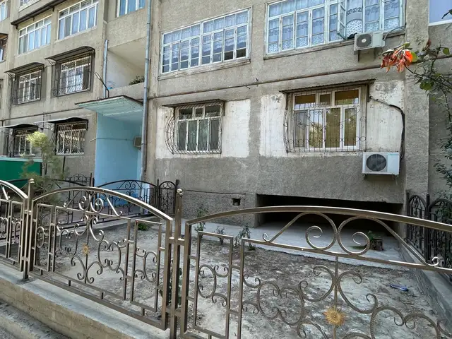 3-комн. квартира, 1 этаж, 120 м², 28 мкр, Хуҷанд