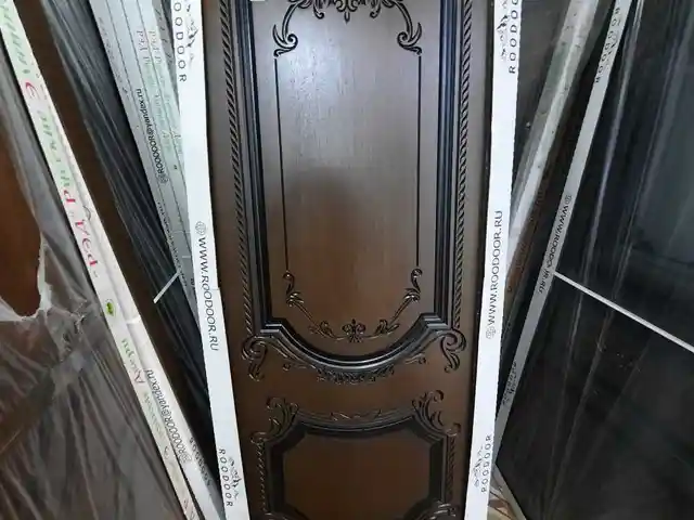 Дверь, Душанбе