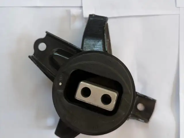 Подушка от коробки Hyundai sonata 2011-2013, Хуҷанд