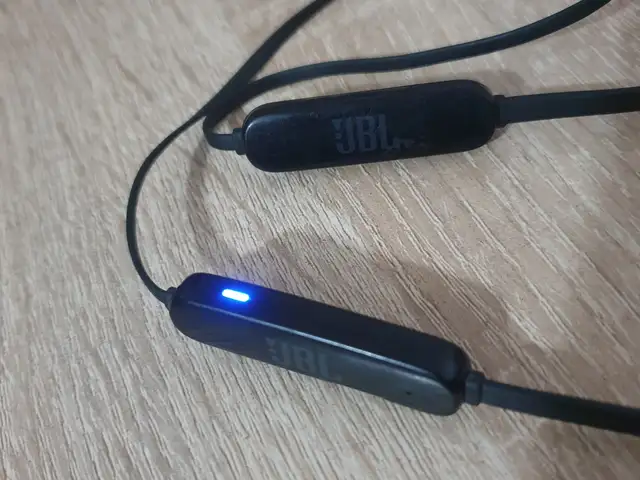 Беспроводные наушники JBL, Бохтар (Курган-Тюбе)