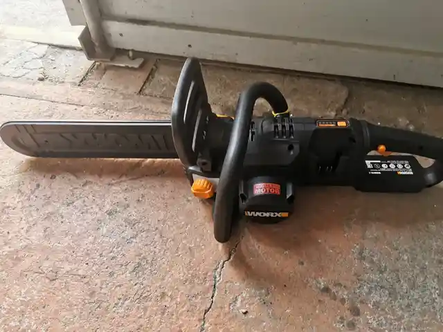 Цепная пила аккумуляторная Worx Wg384e, Душанбе