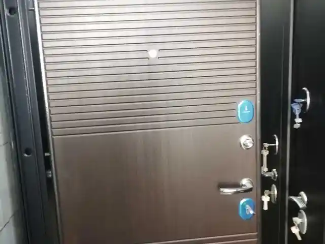 Дверь, Душанбе