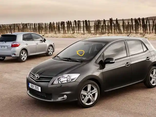 Лобовое стекло от Toyota auris, Душанбе