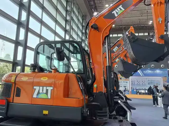 Экскаватор ZT60, Душанбе
