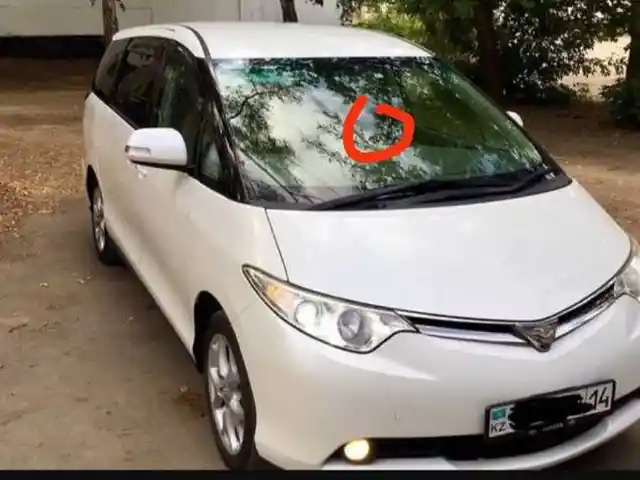 Лобовое переднее стекло от Toyota estima, Душанбе