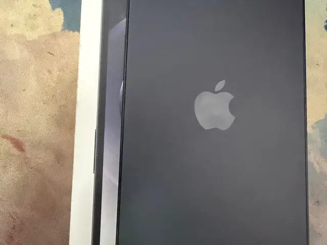Apple iPhone 16e, 128 gb, Душанбе