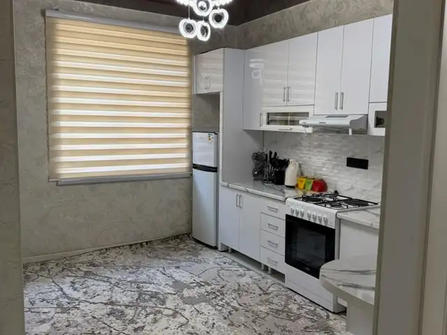 3-комн. квартира, 2 этаж, 86 м², ГАИ Вилояти, Бохтар (Курган-Тюбе)