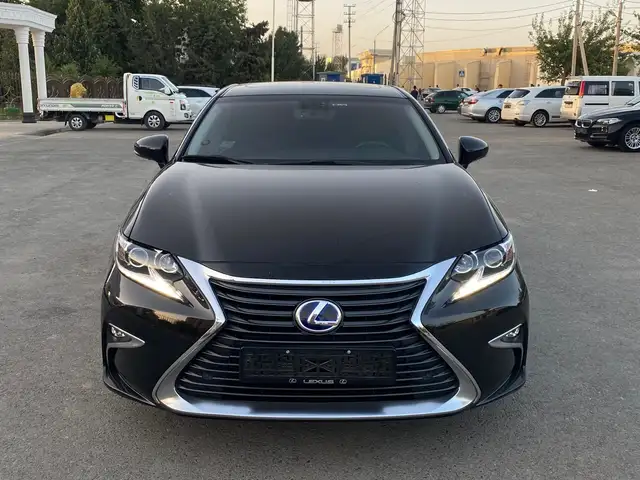 Lexus ES series