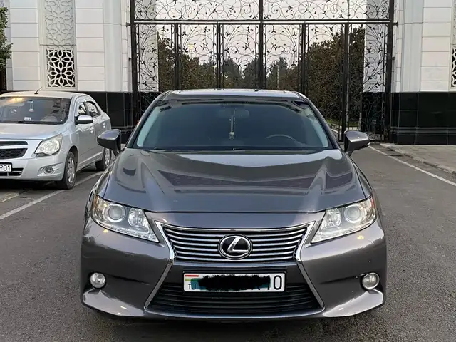 Lexus ES series