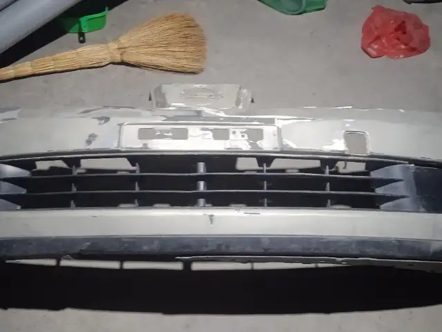 Бампер барои Nissan Tiida, Худжанд