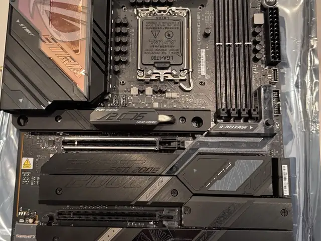 Материнска плата ASUS ROG Strix Z790-E Gaming WIFI LGA 1700, Душанбе